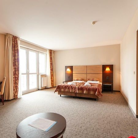 Apartament Hotelowy Delux W Kolobrzegu Ul Kosciuszki 16 Pobyt 7 Nocy 20 Procent Rabatu ,4 Dni 10 Procent Rabatu Bagian luar foto
