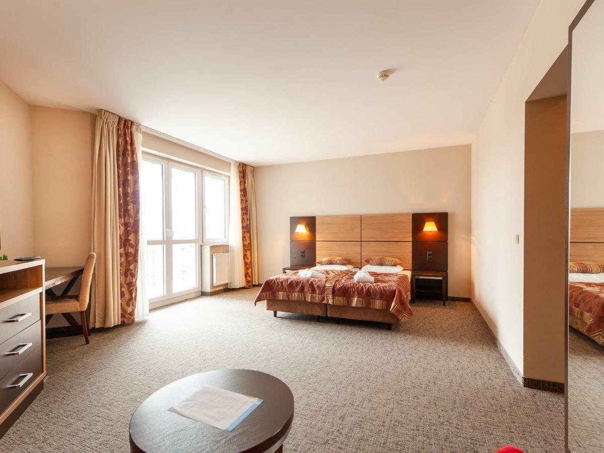 Apartament Hotelowy Delux W Kolobrzegu Ul Kosciuszki 16 Pobyt 7 Nocy 20 Procent Rabatu ,4 Dni 10 Procent Rabatu Bagian luar foto
